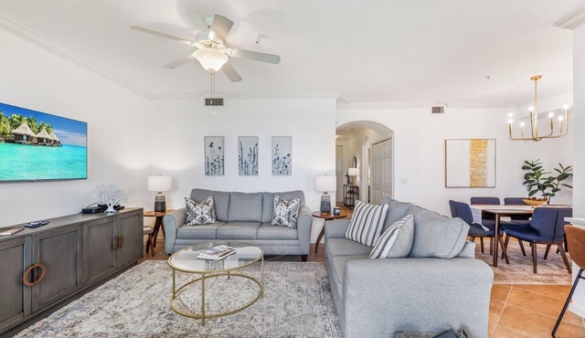 827 Bonita National Condo