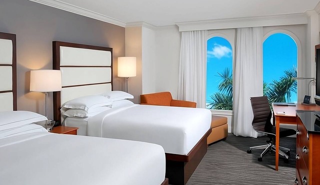 A Memorable Stay Awaits You Here! Outdoor Swimming Pool, Free Parking!