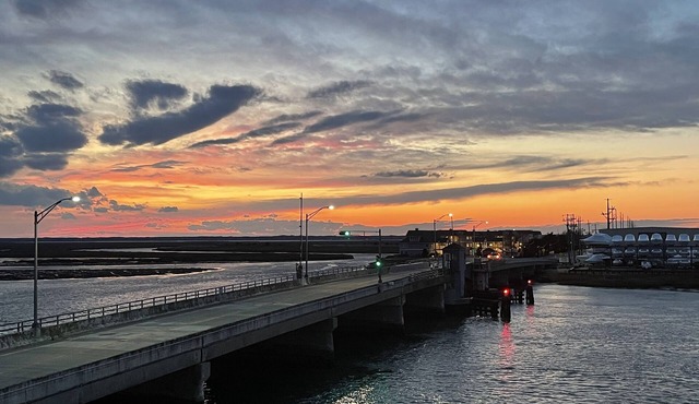 A pristine condo on the bay that comes with beautiful sunsets.