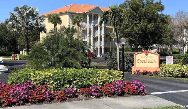 A Sparkling Coastal GEM! - 2 BR/2 BA Condo in Coral Falls/Lely Resort ~