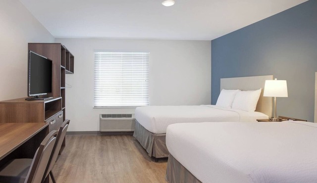 Affordable, Clean & Aesthetic 3 Suites w/Kitchen