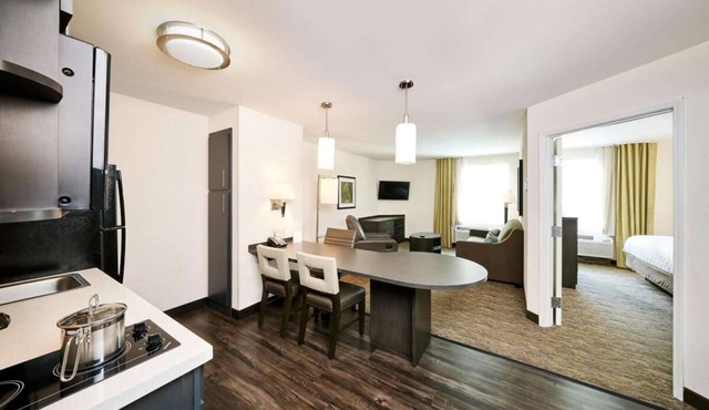 Affordable Option: 3 1BR Suites w/Full Kitchen Near NYC Access