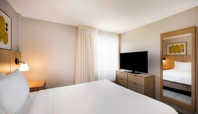 Always a Great Idea To Unwind! 4 Comfortable Units, Close to Statue of Liberty