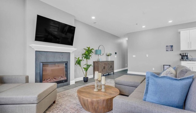 Amazing Loft overlook Overlooking DT Port Huron! in Port Huron