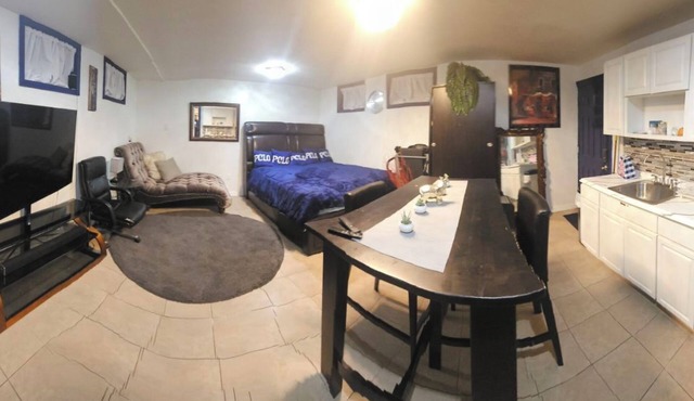 AMAZING PRIVATE QUIET & COMFORTABLE SHORT STAYS! KING SZ BED.10 mins from JFK