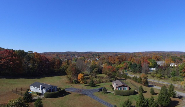 APACHE - Dog Friendly FENCED YARD Chalet
