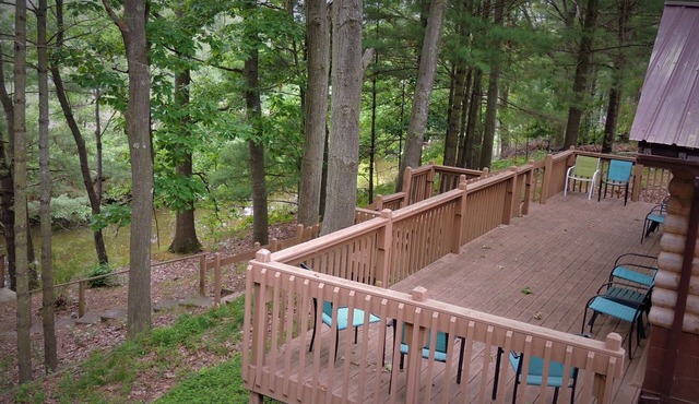 Aug 17-22 OPEN! Huge deck, AC, pool, play area, walk to town, on channel, pet OK