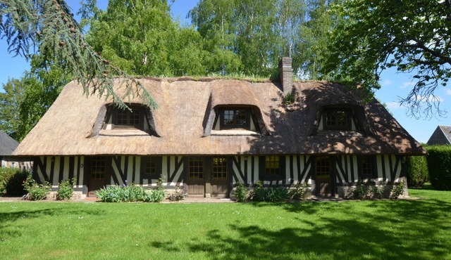 Authentic Norman cottage in Berthouville
