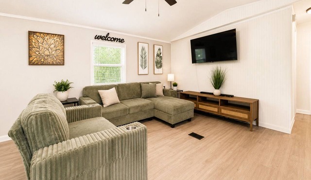 Azealia Acres Farm Stay 2BR Retreat Near 87 South Hwy towards Navarre Beach