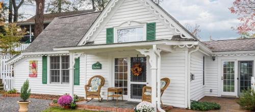 Barkwells in Mills River
