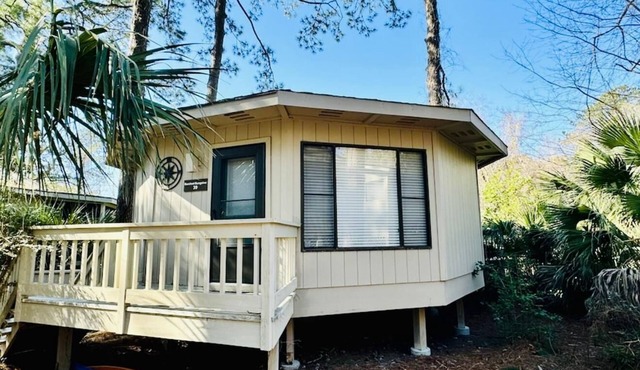 Beach Bungalow in Sea Pines' Night Heron Community
