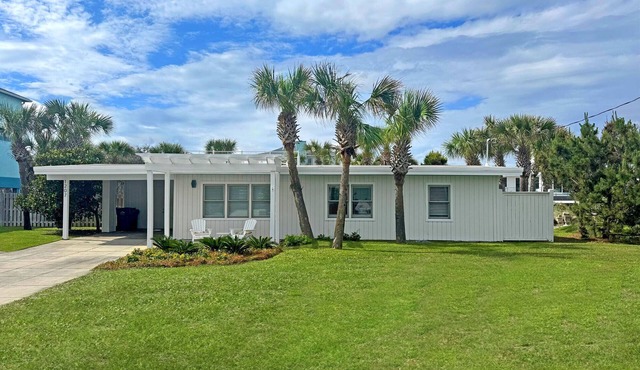 Beach Bungalow Steps to the Beautiful Gulf & Sugar White Sand