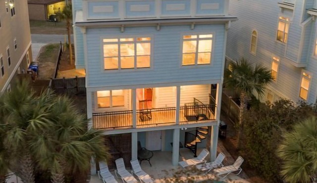'Beach Daze'~ ELEVATOR, PRIVATE POOL, ROOF TOP WITH OCEAN VIEWS