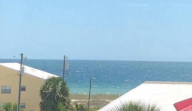 Beach House - Waterside Paradise by PHG