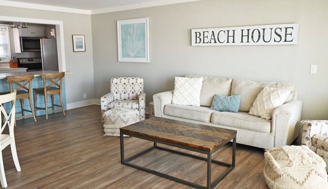 Beachfront 2 Bedroom Condo at Sandpiper Cove in Destin, FL – Unit 1147 Pet Friendly with FREE Beach Service!