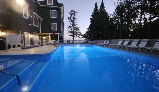 Beachfront, Balcony, Fireplace! - North Shore Inn Unit 204