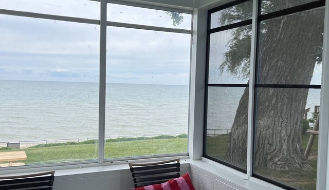 Beachfront Bungalow Retreat on Lake Huron! # 4
