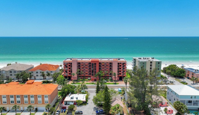 Beachfront Condo Indian Shores - Modern 3BR/2BA - Pool, Pet-Friendly & Parking