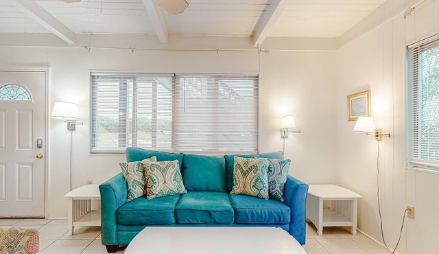 Beachfront home with furnished deck, great location, & WiFi