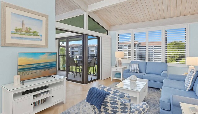 Beachfront Loggerhead Cay 443—Sunset Views, Heated Pool, Pickleball & Tennis, 2 Bikes + Beach Gear. Weekly Stays