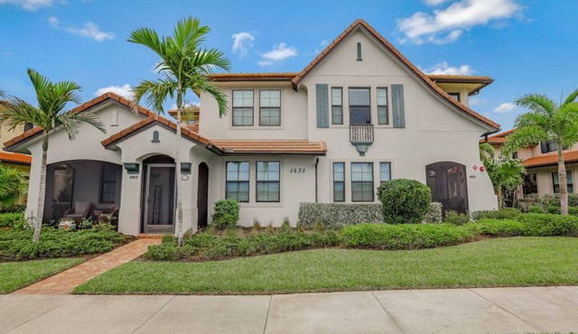 Beachy Condo in Artesia | Pool, Gym & Pickleball