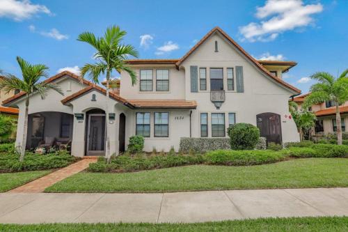 Beachy condo in Artesia with pool, gym and pickleball