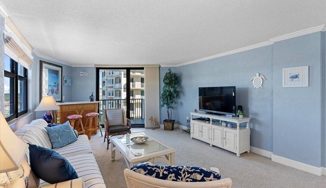 Beautiful 2bed 2bath Condo w/stunning Ocean and River views from the 8th floor!