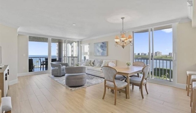 Beautiful 3 bedroom beachfront corner unit-CL0804