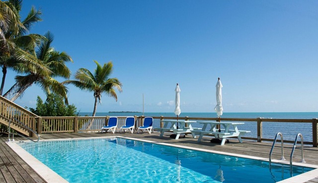 Beautiful 7 BR estate in Islamorada, FL keys, with pool, dockage, & sandy beach!