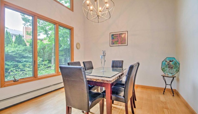 Beautiful East Hampton Retreat with Hot Tub and Pool!