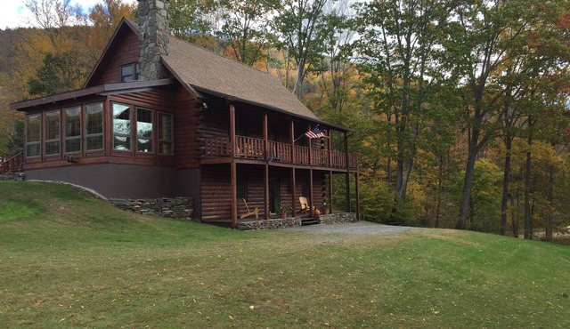 Beautiful, Secluded River View Cabin For The Perfect Vacation Get Away