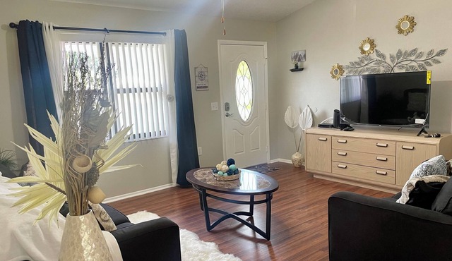 Beautiful Spacious 2bd w/patio near LEGOLAND