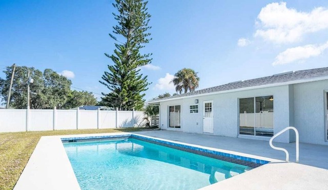 Beautiful Villa w/ a Private Pool near Siesta Key