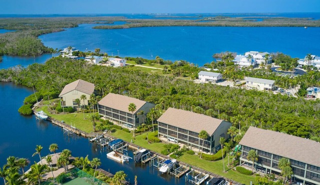 Beautiful waterfront condo with gulf access