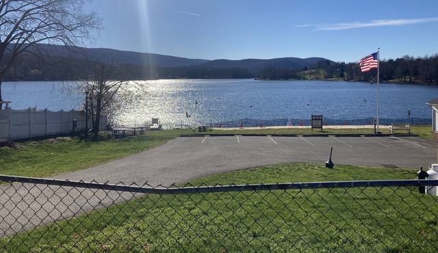 Beaverdam Lake Ranch Near West Point, In New Windsor NY