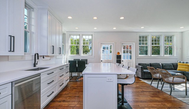 Best Location in Rye-5 min walk to Town and Metro North Train