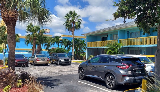 Best Location Pet friendly Marion Lane Suites 1 by RonJon Surf shop and Beach