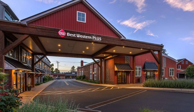 Best Western Plus Intercourse Village Inn & Suites in Gordonville
