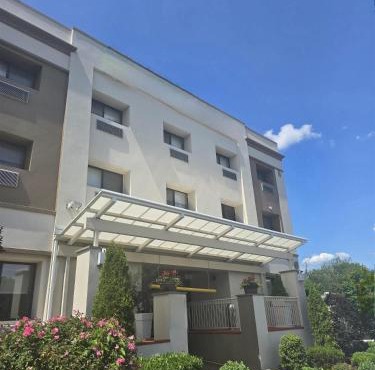 Best Western Roslyn-Long Island Hotel