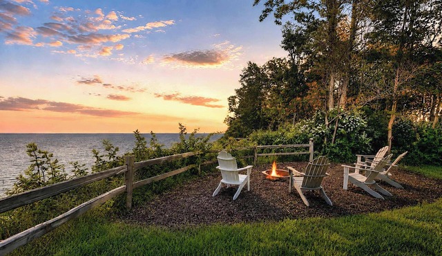 Blackstone on the Bluff | Large Private Beach!