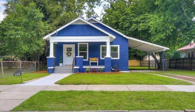 Blue Bungalow! Wonderful 4-bedroom house in charming Augusta