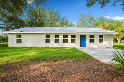 Blue Door's Residence between Disney and Tampa