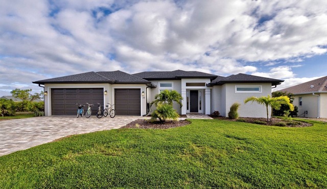 Blue Pearl| Pool | Hot Tub | 3 Bed, 2 Bath