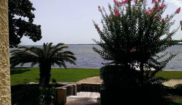 Bluewater Bay Waterfront Condo Across Bay From Destin