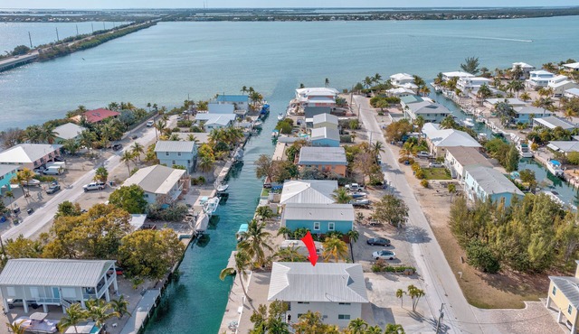 Boaters Paradise on a Deep Canal