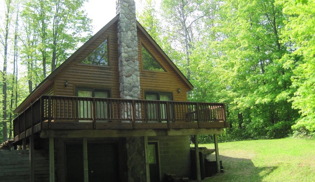 Book Your Summer & Fall Get-Away - Beautiful Scenic Cedar Chalet near Gaylord