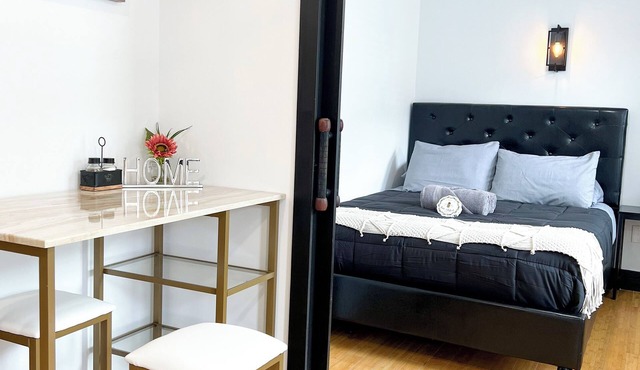 Boutique studio Apartment on Grand av
