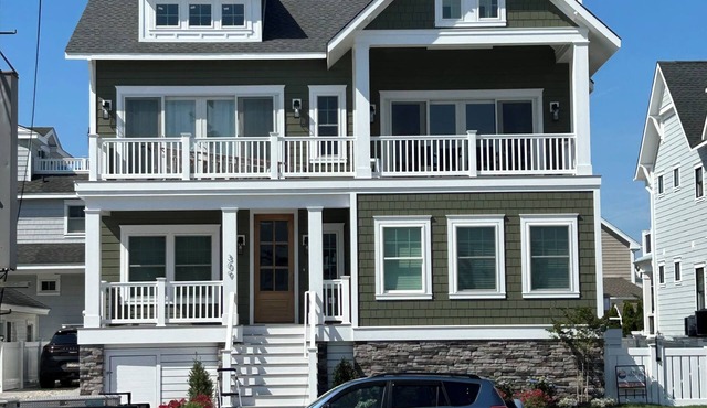 BRAND NEW BAY VIEW 4 Bed 3.5 Bath Home in downtown Stone Harbor w/decks & pool!