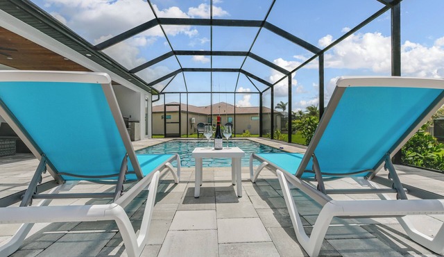 Brand New Cape Coral Paradise 4-Bedroom Villa W/Heated Saltwater Pool Gas Grill
