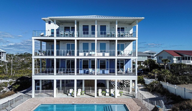Brand new GULF FRONT, elevator, private pool and beach access, pets welcome!